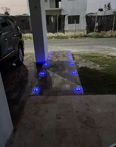 私道の無線太陽ドック ライト円形は通路110*22.5 MMのための屋外のマーカーを導いた