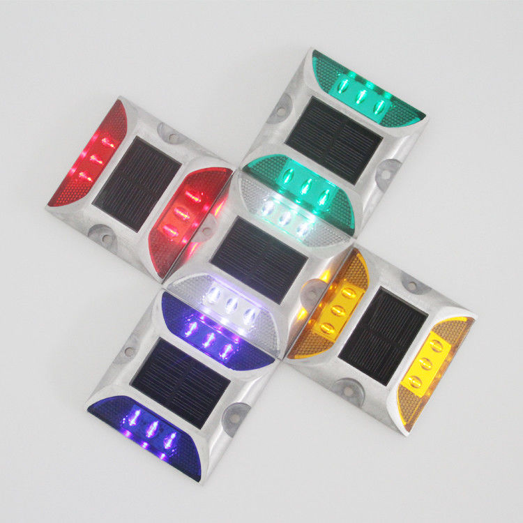 反射式交通安全道路 ステッド 猫の目 太陽光発電のLED 警告ステッド デッキ 閃光灯