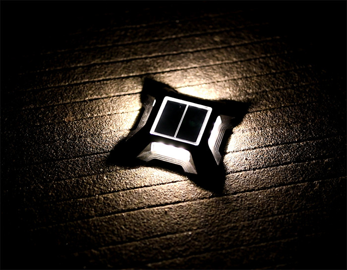 IP 68 防水太陽光 LED デッキライト 屋外装飾太陽光ステップドックランプ パティオヤード
