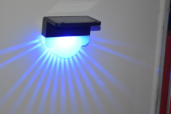 ABS PC 太陽光 LED 庭灯 屋外 太陽光発電ランプ 太陽光フェンスライト
