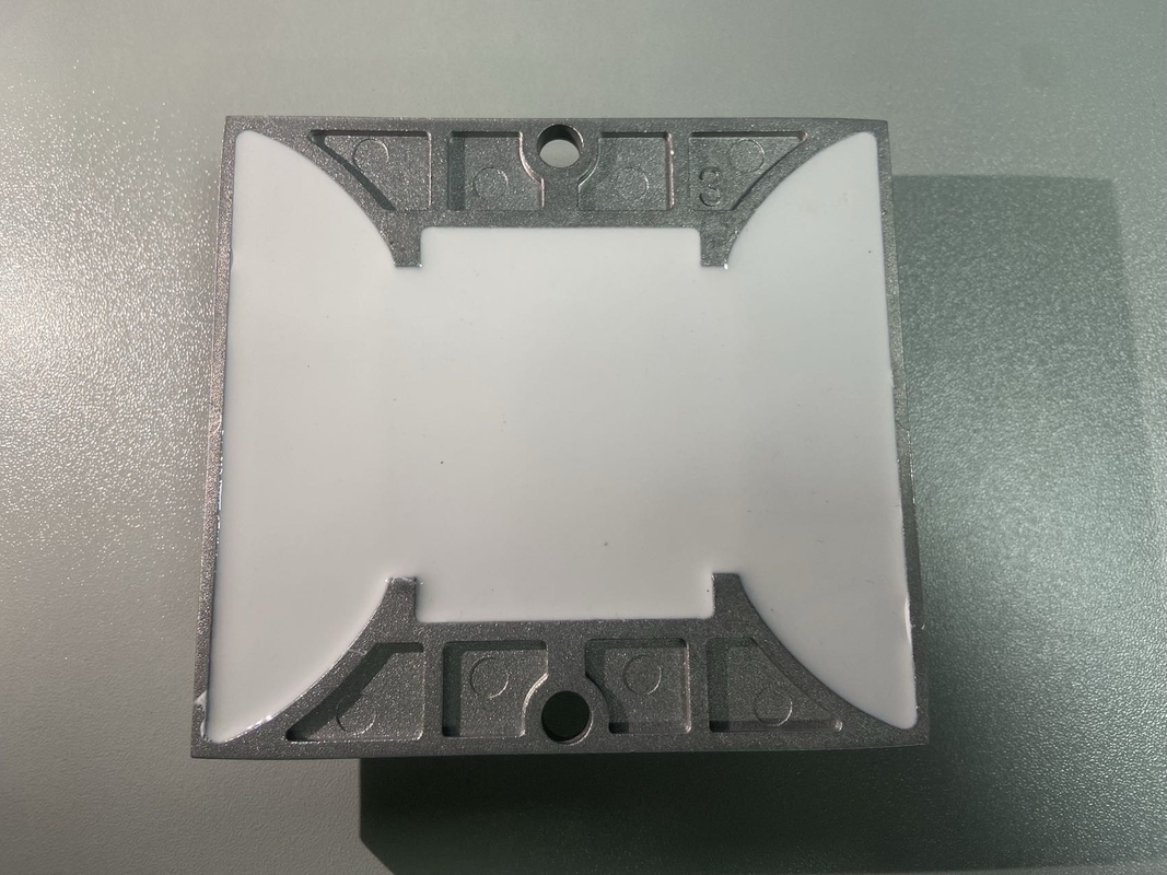 114*105*23mm アルミ合金 PC IP68 ソーラーロードスタッド -40C- 85C 作業温度