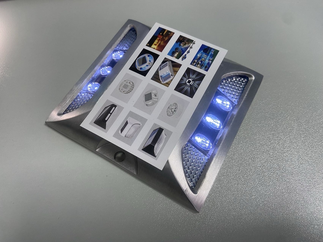 太陽光道路スタッド LED 光源 防水 IP68 アルミ合金 PC 道路安全
