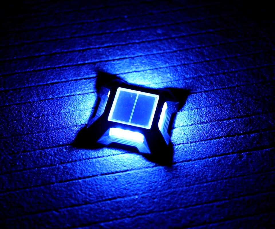 アルミ 屋外太陽デッキライト 装飾 庭 LED ステップライト 草原プール用ドックライト