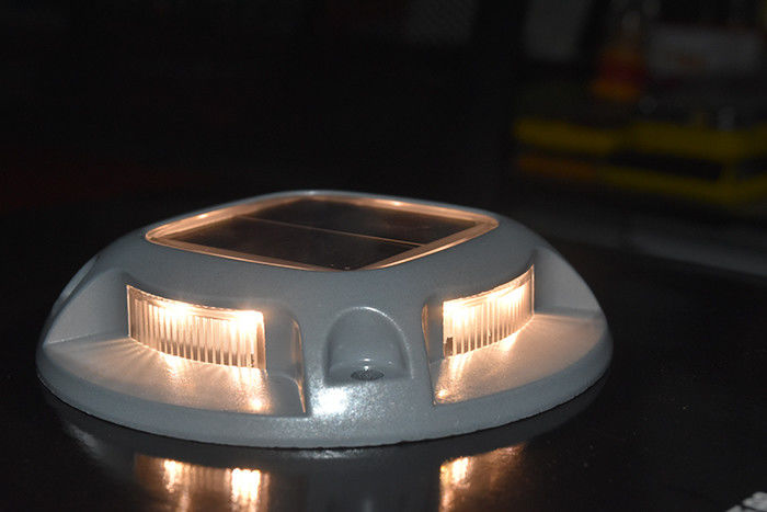 太陽光発電 110*22MM デッキ照明灯 20時間の作業時間