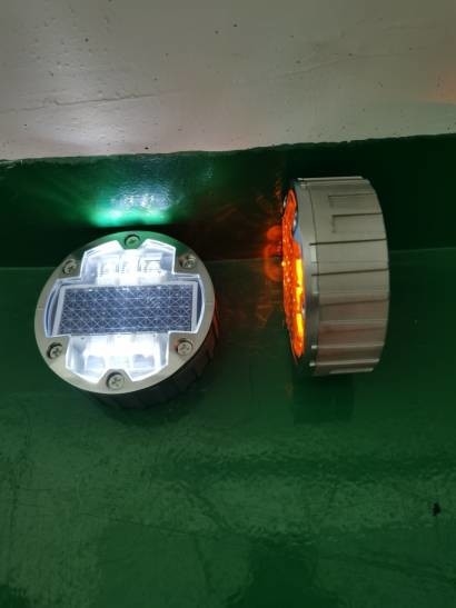 持続可能で環境にやさしい照明ソリューションのための123*50mm太陽光LEDスタッド