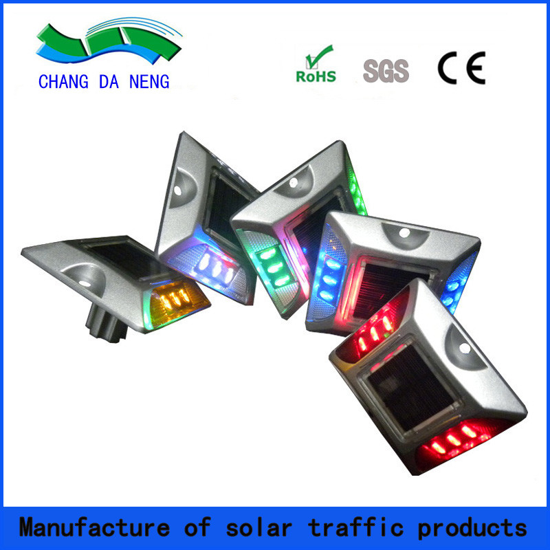白/黄色/赤/ブル/緑 極端な温度のための太陽光発電の道路標識