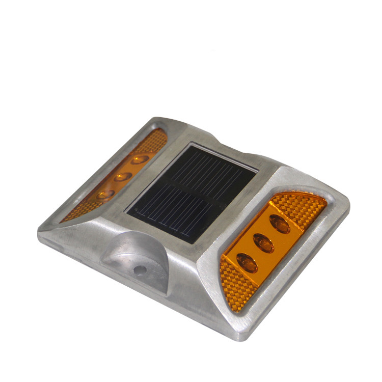 白 黄色 赤 青 緑 330g 2V LED 太陽光発電道路ストッド 作業温度 -20C-70C アルミ合金