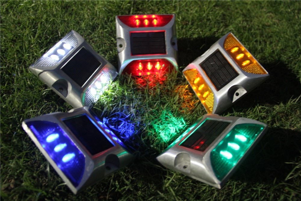 PBW アルミニウム 太陽光道路スタッド LED 太陽光道路反射器 安全警告