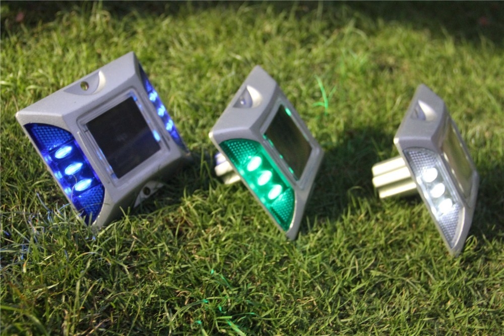 PBW アルミニウム 太陽光道路スタッド LED 太陽光道路反射器 安全警告
