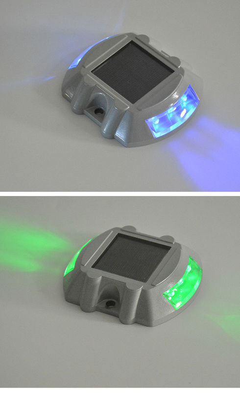 800mの可視性と10トン以上の負荷容量を持つ太陽光道路標識灯