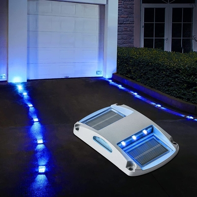スクリュー設置 太陽光発電のLEDドックライト IP68 防水 7.1 X 5.3 X 4.3 インチ