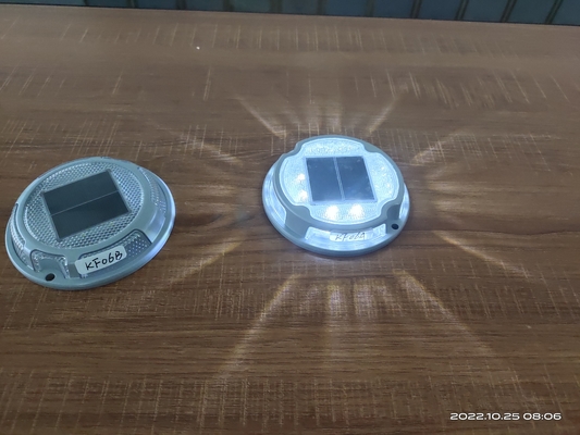 IP67 防水太陽光ドックライト 太陽光発電のLEDガーデンデックライト